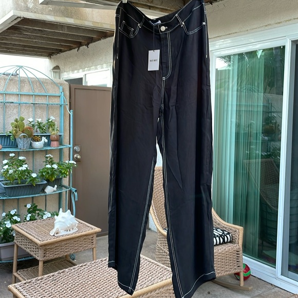 DAZE DAYZ | Noir Silky Pants - Picture 5 of 9